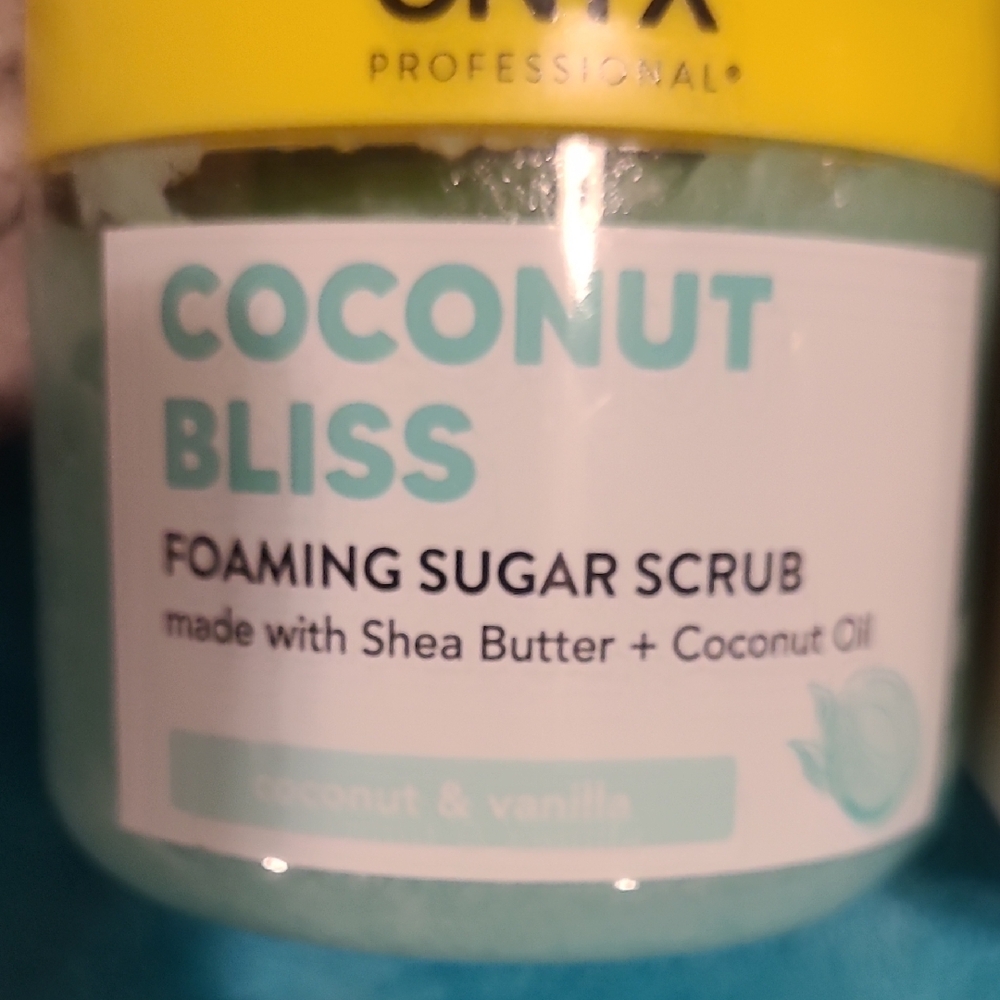 Onyx Coconut Bliss and Tree Hut Vanilla Sugar Scrubs - Picture 2 of 6